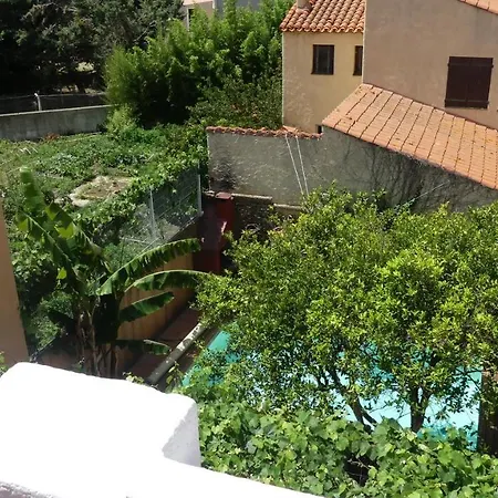 Rue Sebastien Spacious Close شقة *